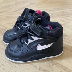 Nike toddler flight shoes